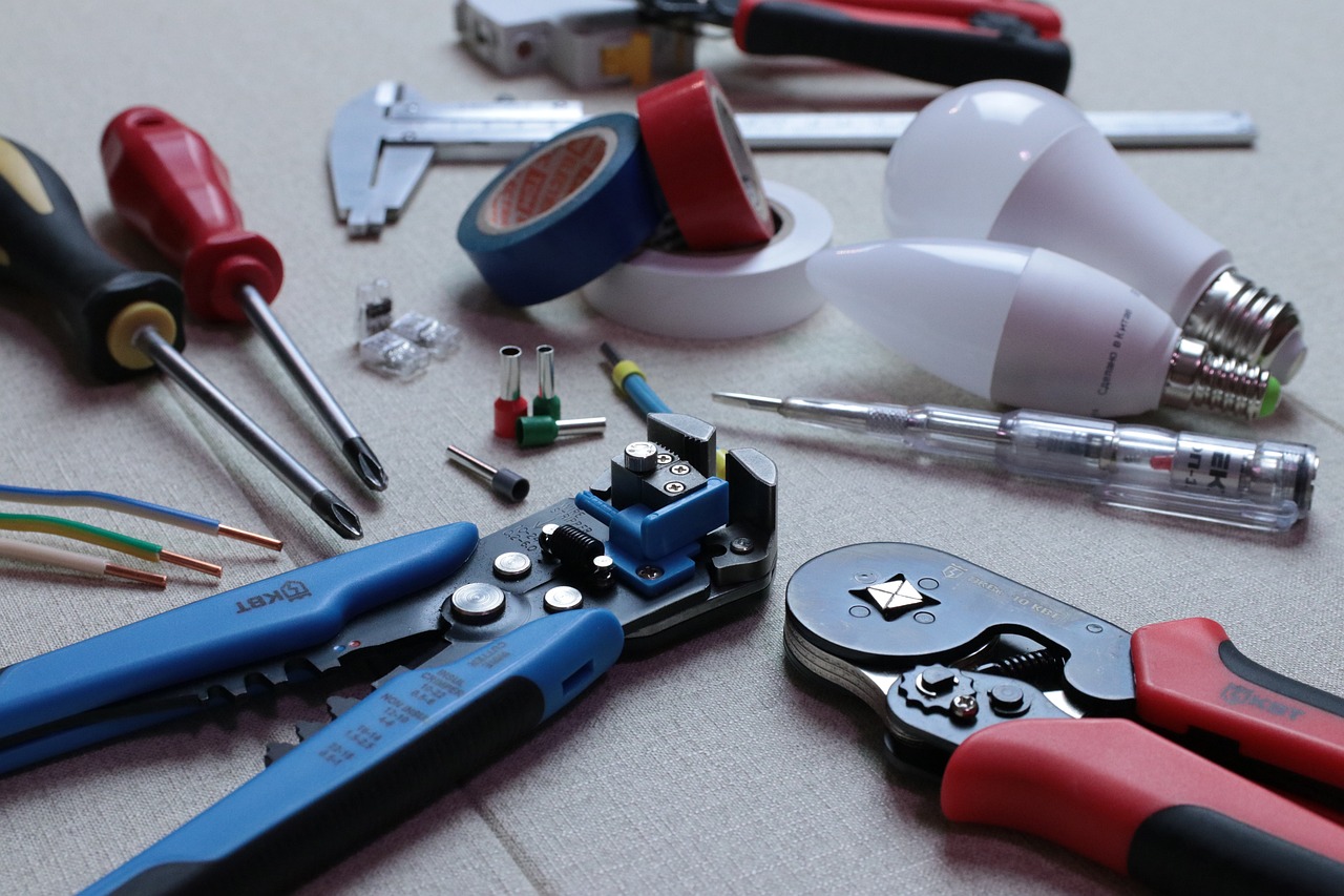 Why Should You Hire a Licenced Electrician in Singapore